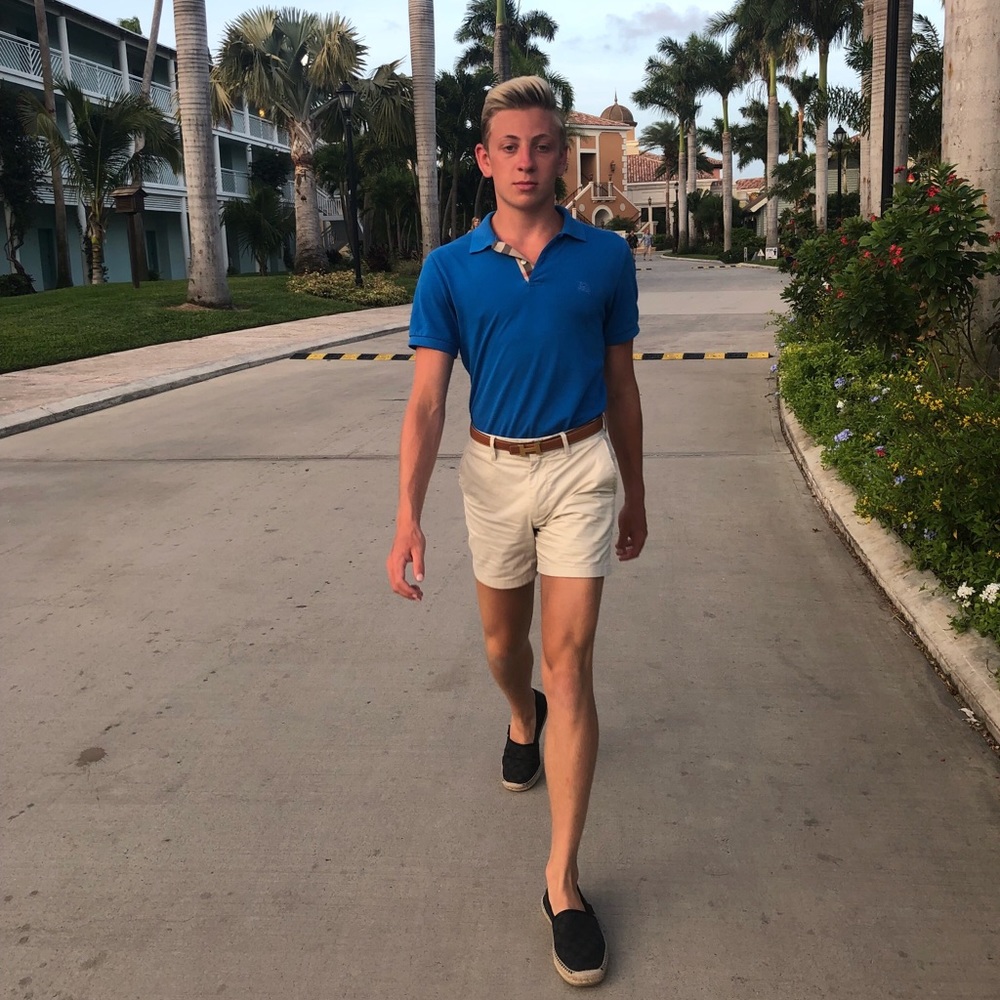 Meet your Posher, Alex